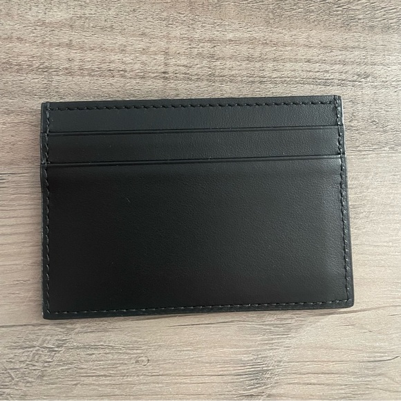 Gucci GG Logo Card Holder in Black - Picture 5 of 7